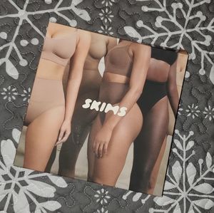 SKIMS core control thong